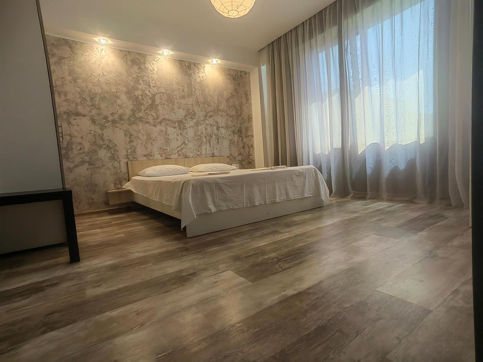 4 Rent - 3 * Constanta